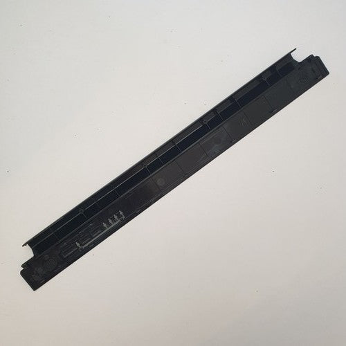 Fujitsu LifeBook E557 Scharnierabdeckung Leiste Power Button Cover – Bild 2