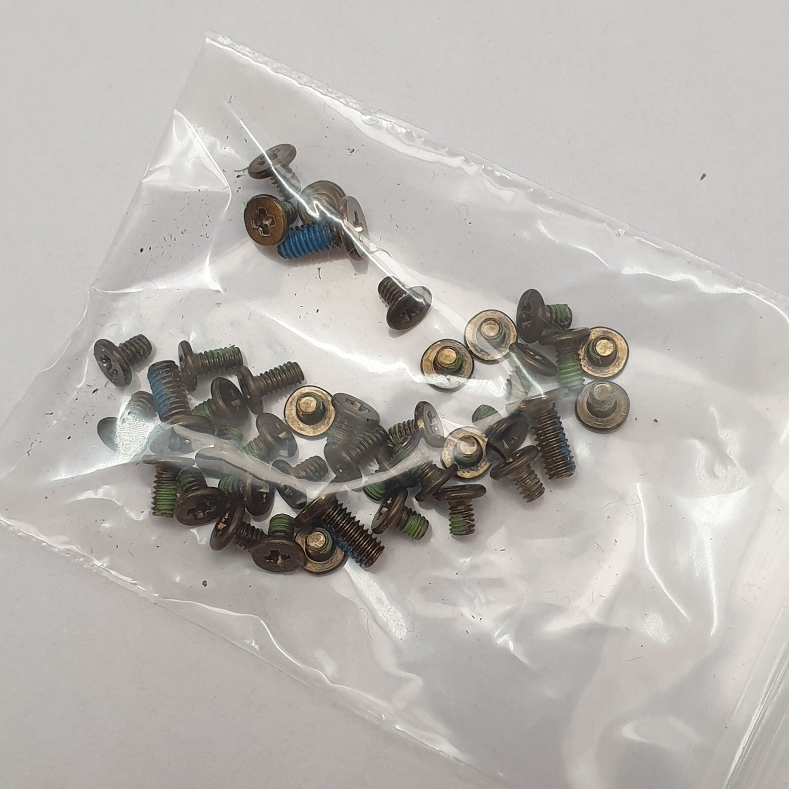 Fujitsu LifeBook U729 Schraubensatz Screw Set Schrauben Gehäuse