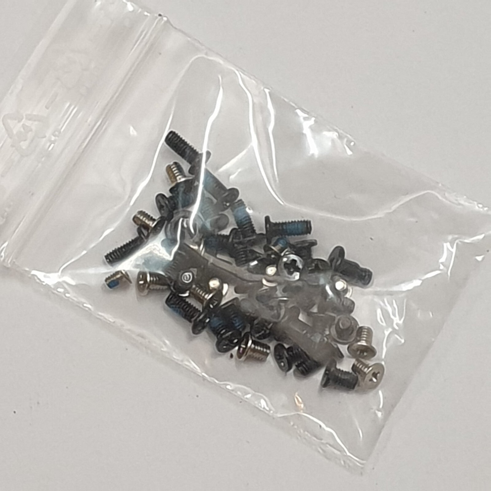 HP Compaq 15-a0 15-a013nf Schraubensatz Schrauben Screw Set