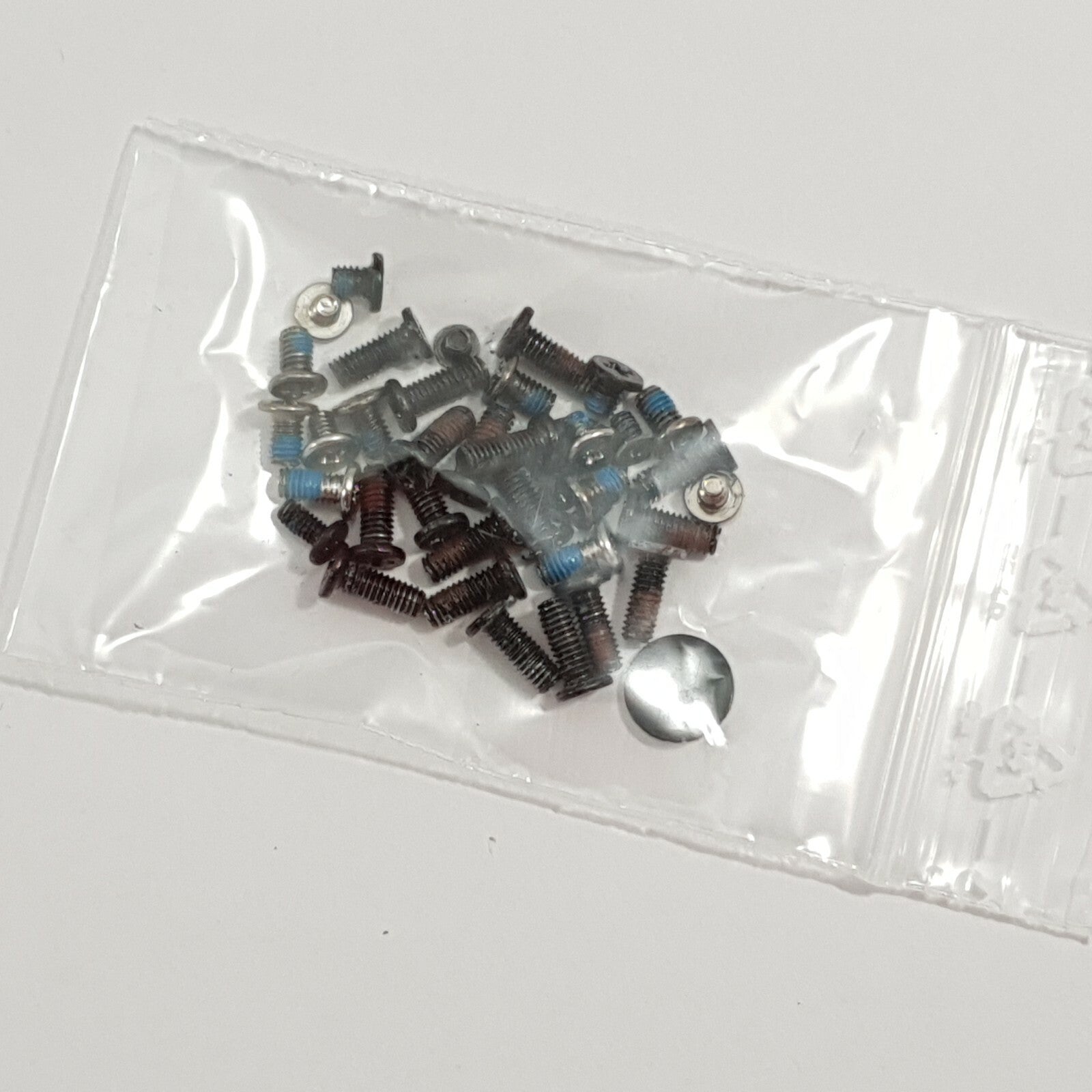 HP Pavilion 17-e125nd Schraubensatz Screw Set Schrauben Notebook