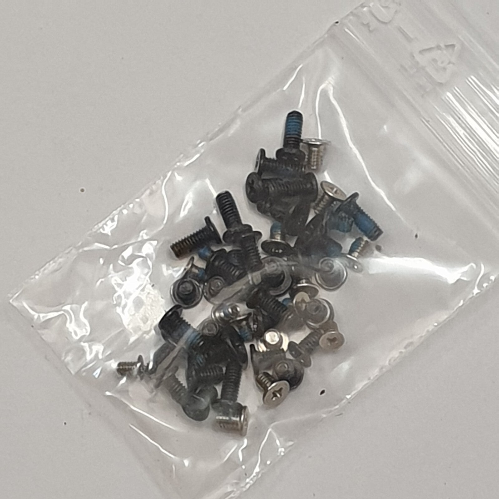HP Compaq 15-a0 15-a013nf Schraubensatz Schrauben Screw Set – Bild 2