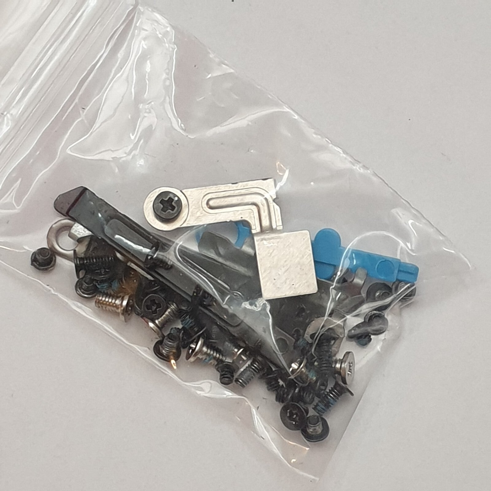 Dell Latitude 5320 Schraubensatz Screw Set Gehäuseschrauben – Bild 2