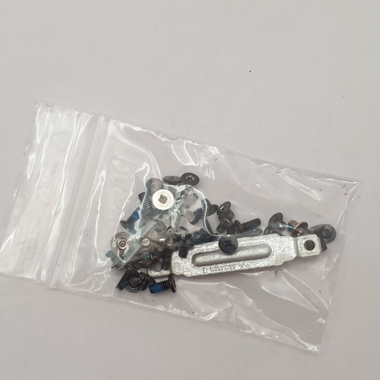 Dell Latitude 5410 Schraubensatz Screw Set Schrauben Gehäuse – Bild 2