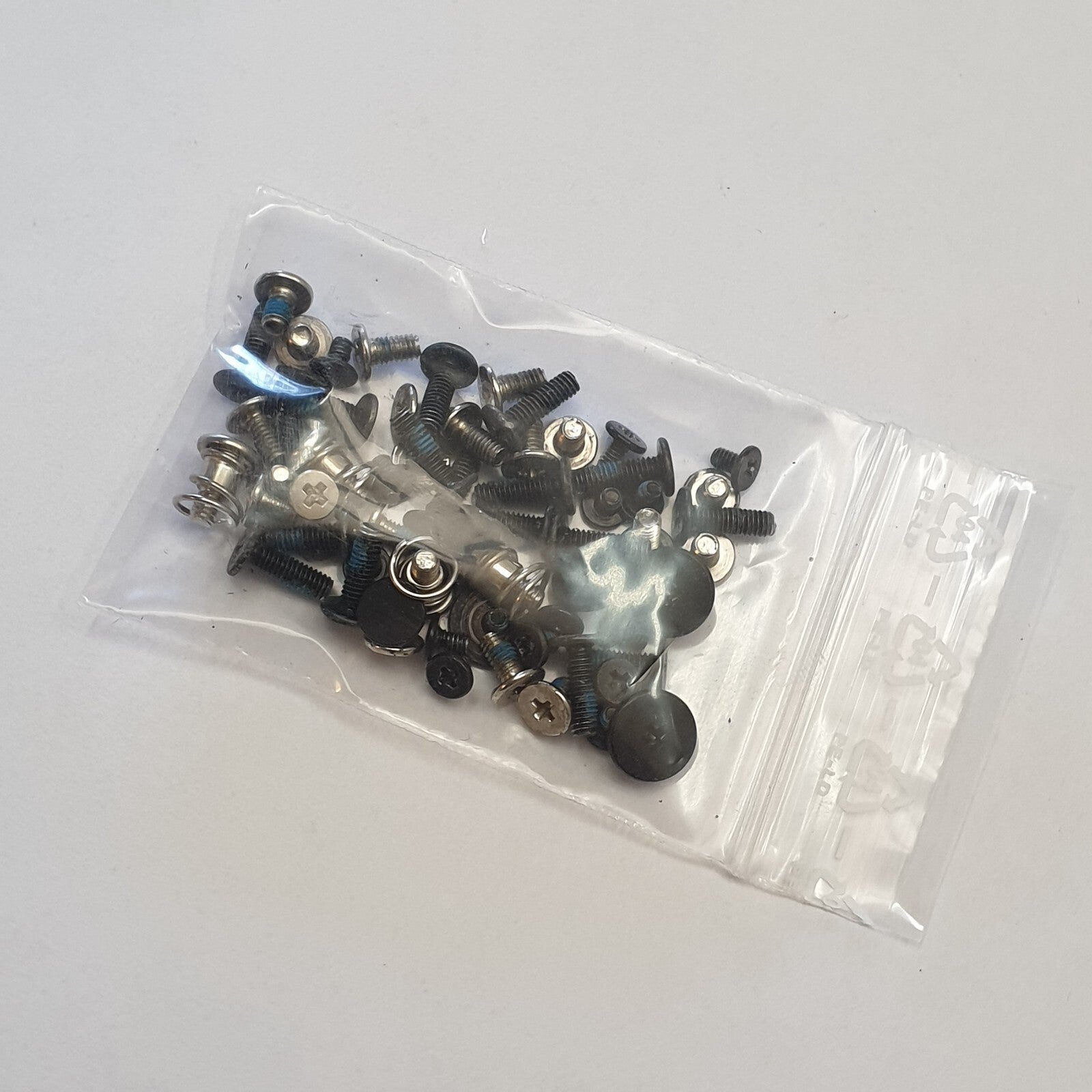 Packard Bell EasyNote TS11HR Schraubensatz Screw Set Schrauben Ersatzteil