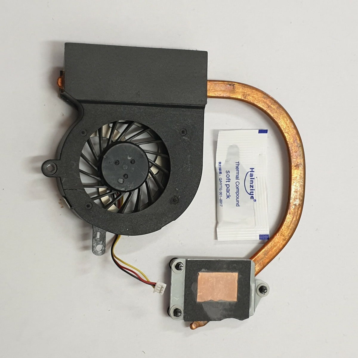 Toshiba Satellite L830 Kühler Lüfter Heatsink Fan mit Wärmeleitpaste