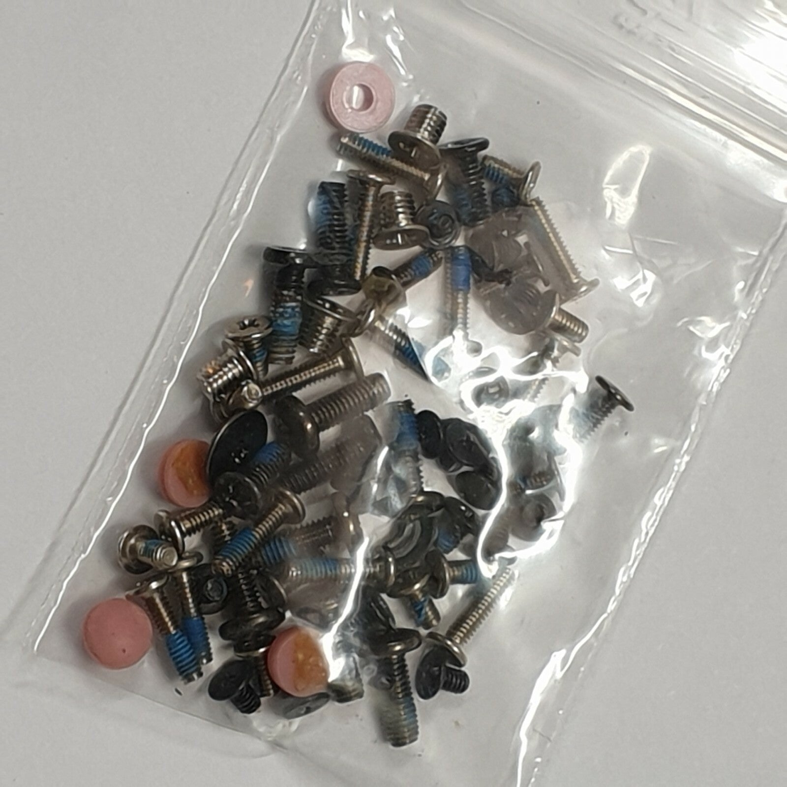 Sony VAIO E Series VPCEH16EA Schraubensatz Screw Set Schrauben Ersatzteil – Bild 2