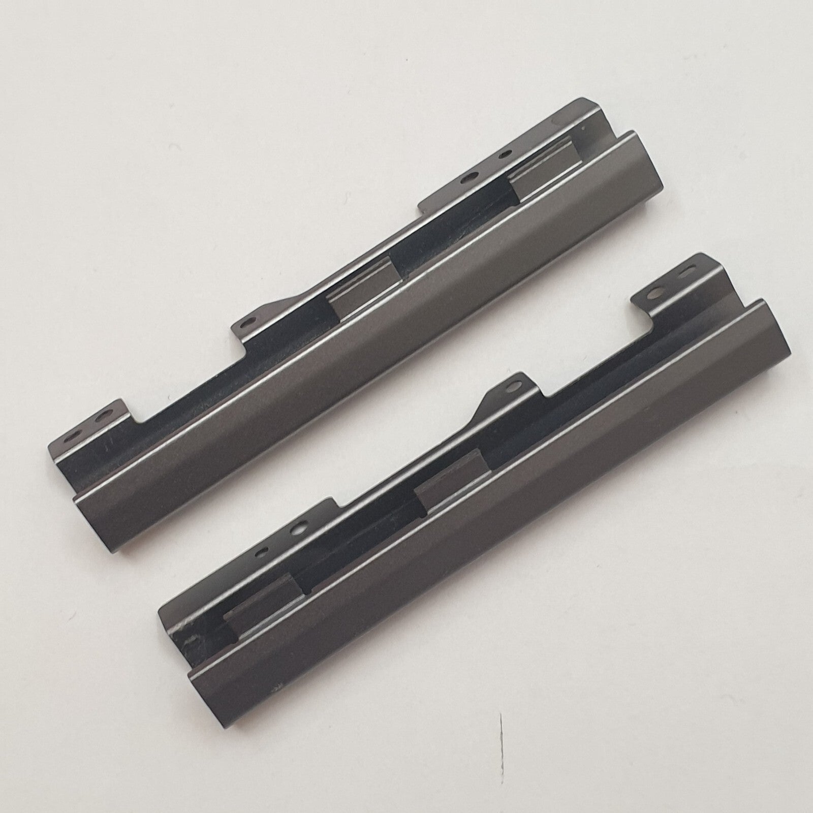Dell Precision 7520 Display Scharniere Set Links Rechts Hinge Set – Bild 2