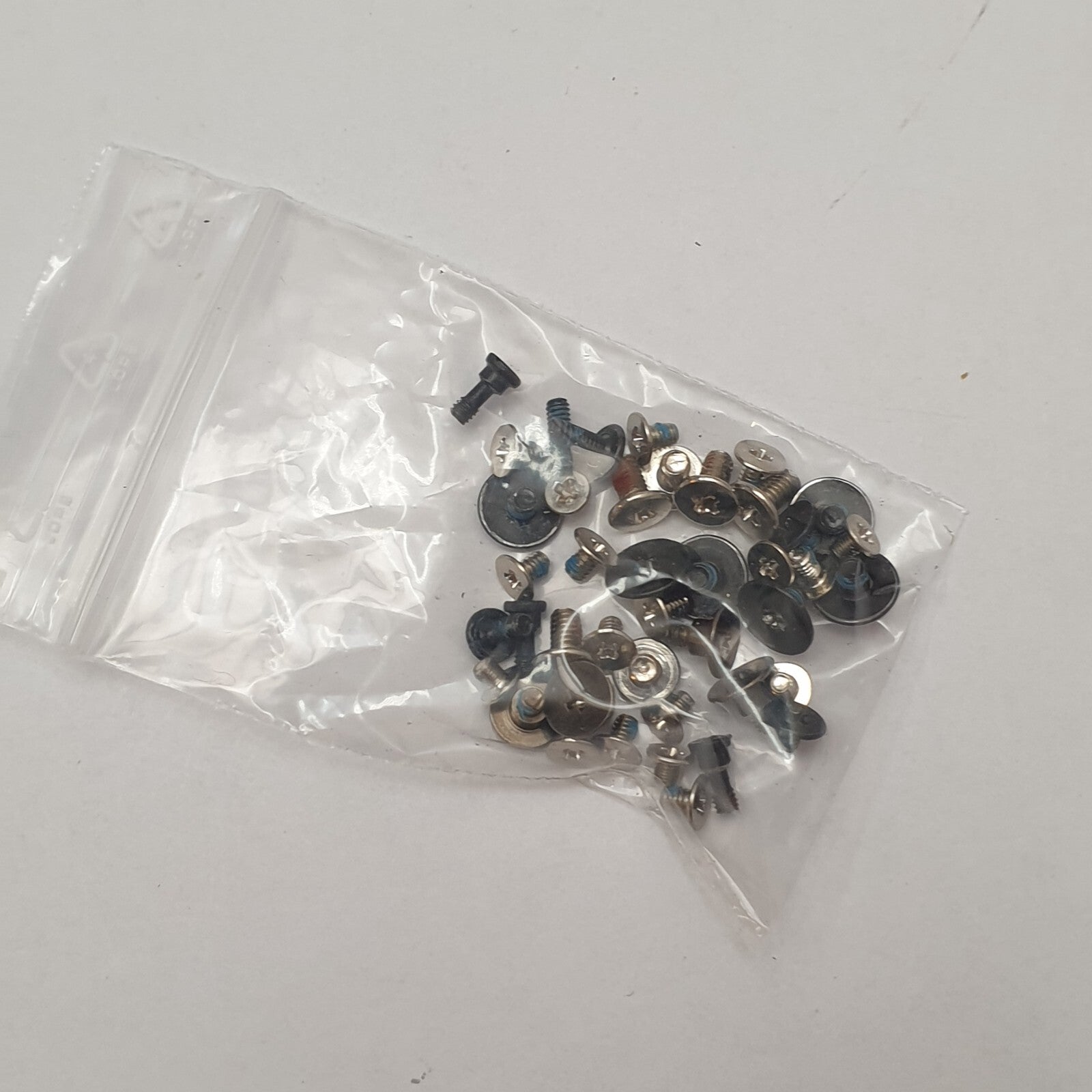 Lenovo Thinkpad L14 G1 Schraubensatz Schrauben Set Screw Set – Bild 2
