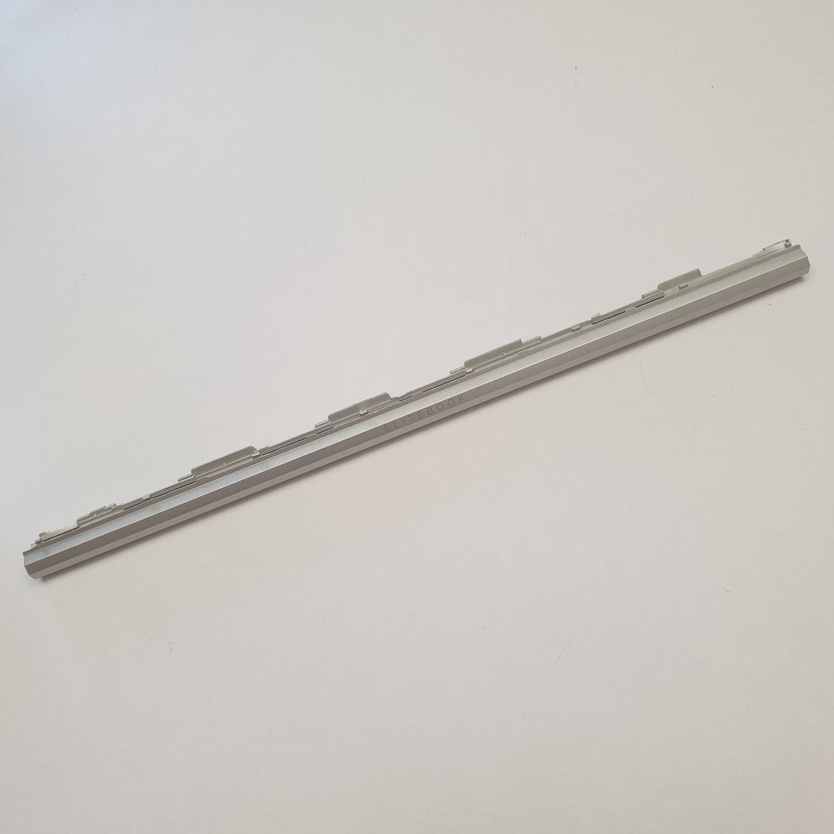 HP EliteBook 850 G8 Leiste Lünette Scharnierabdeckung Hinge Cover