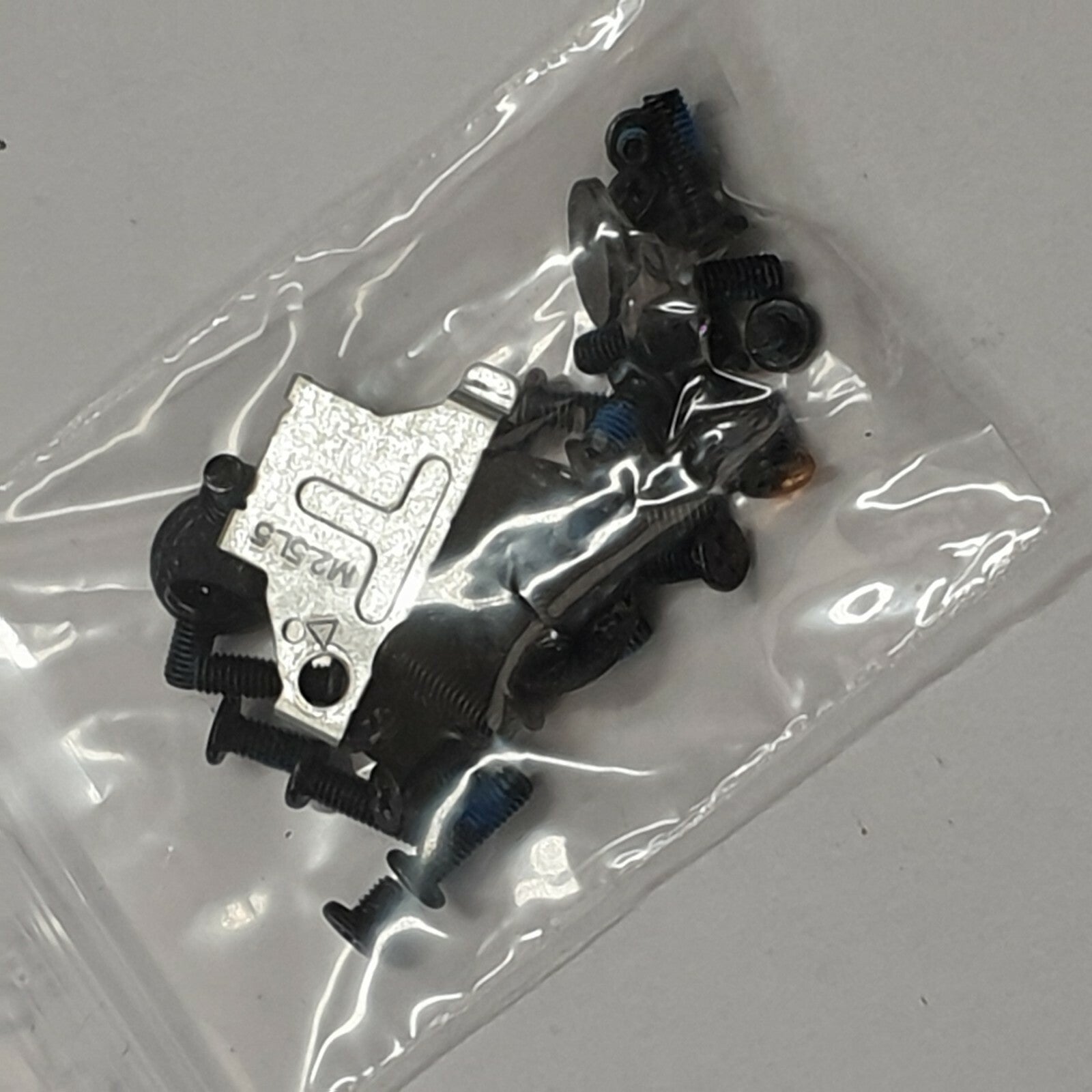 Dell Vostro 3700 Schraubensatz Screw Set Schrauben Laptop Notebook