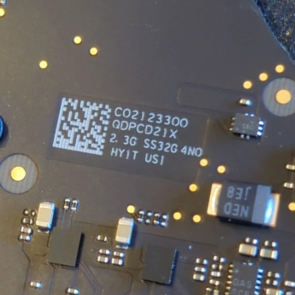 Apple MacBook Pro 13 A2251 Logicboard i7 1068NG7 32GB Touch-ID Mainboard
