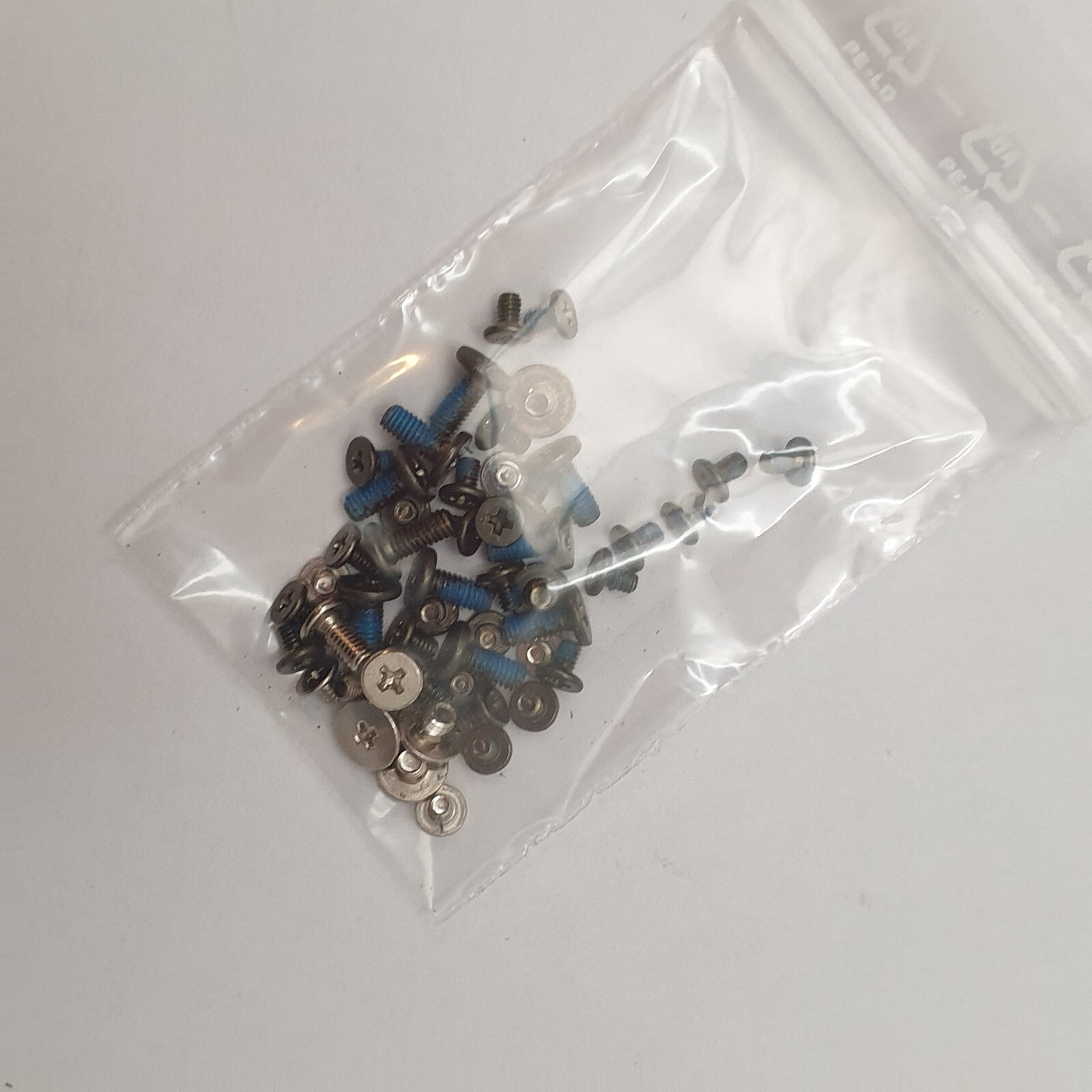 Fujitsu Lifebook U747 Schraubensatz Schrauben Set Screw Set