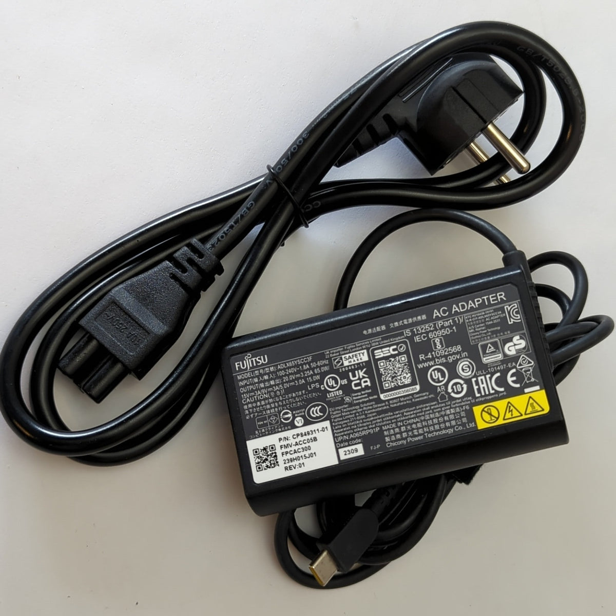 Original Fujitsu 65W USB-C Netzteil Ladegerät LifeBook Stylistic inkl. Netzkabel