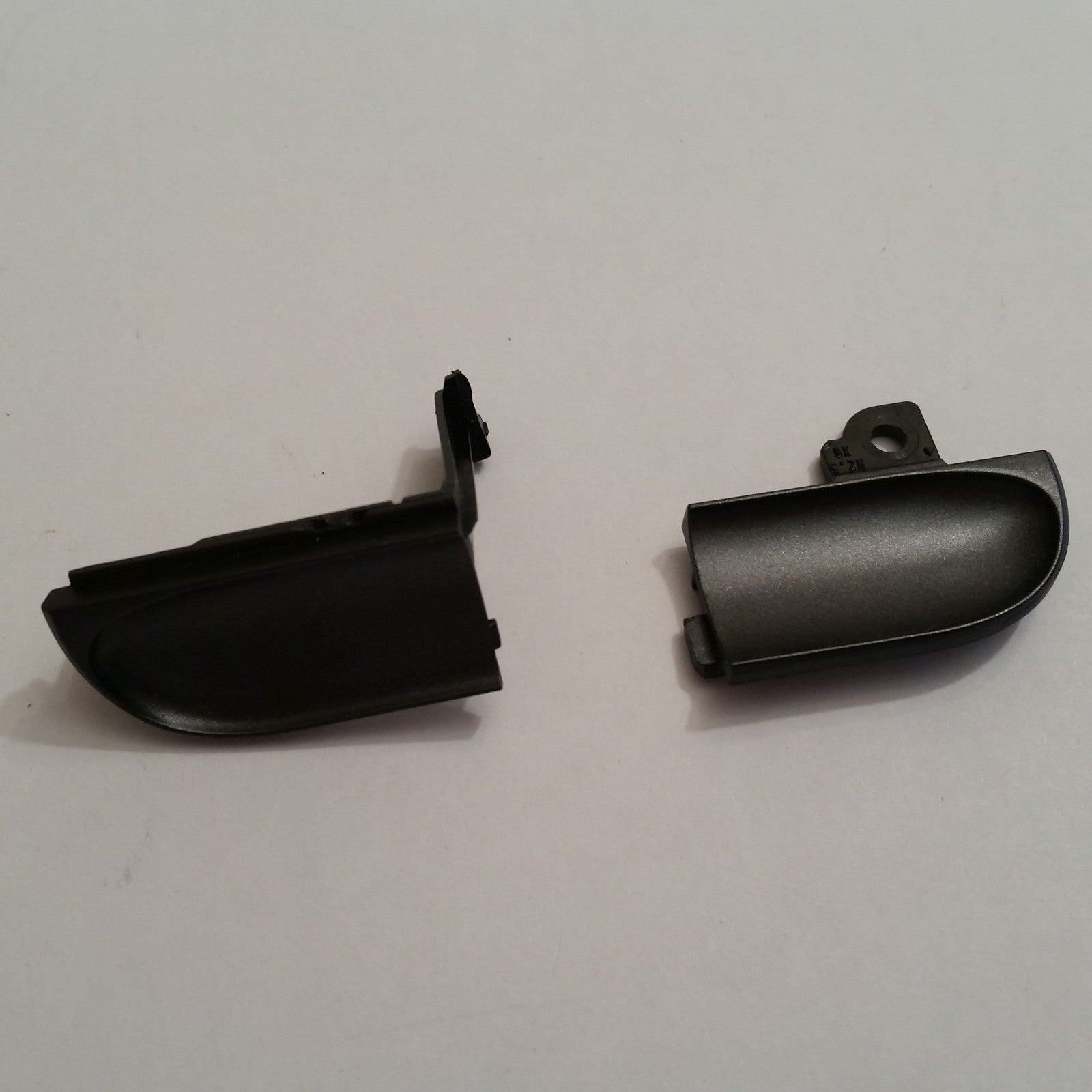 HP ZBook 17 Plastik Blenden Scharnierabdeckung Set Hinge Cover