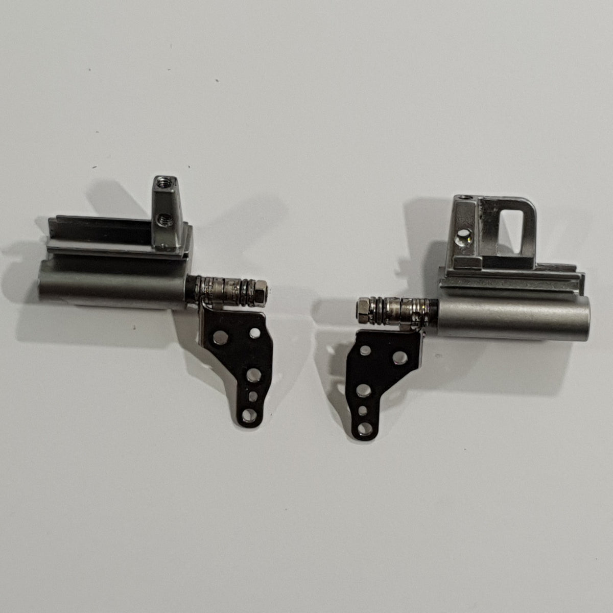 Dell Latitude E4200 Displayscharniere L+R Scharnier Set Hinge
