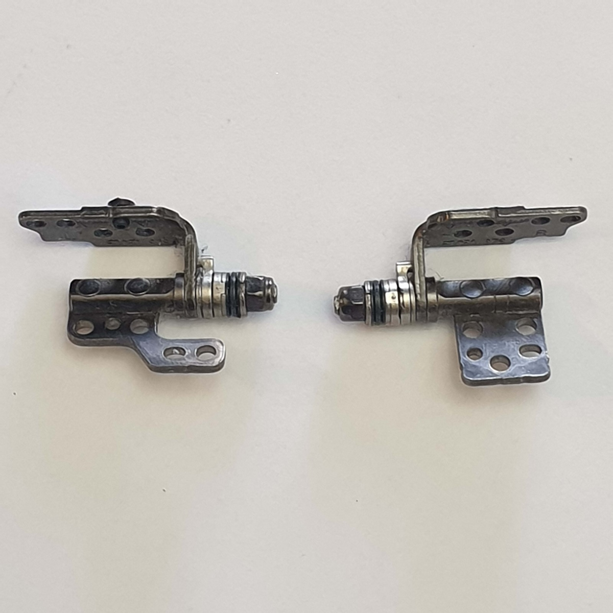 Dell Latitude 5510 Displayscharniere Scharniere Set Paar Links Rechts Hinges