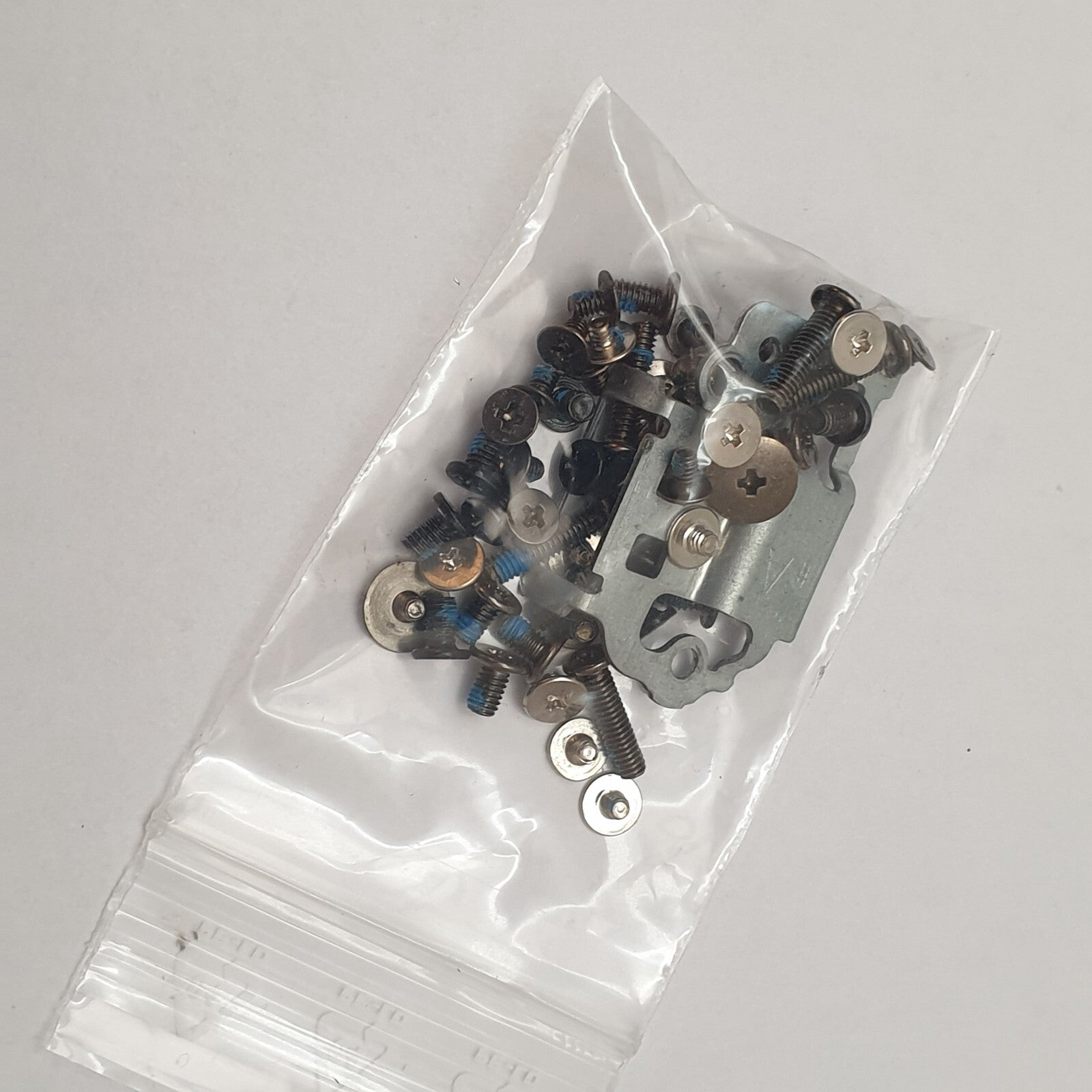 HP EliteBook 840 G6 Schraubensatz Screw Set Schrauben Gehäuse – Bild 2