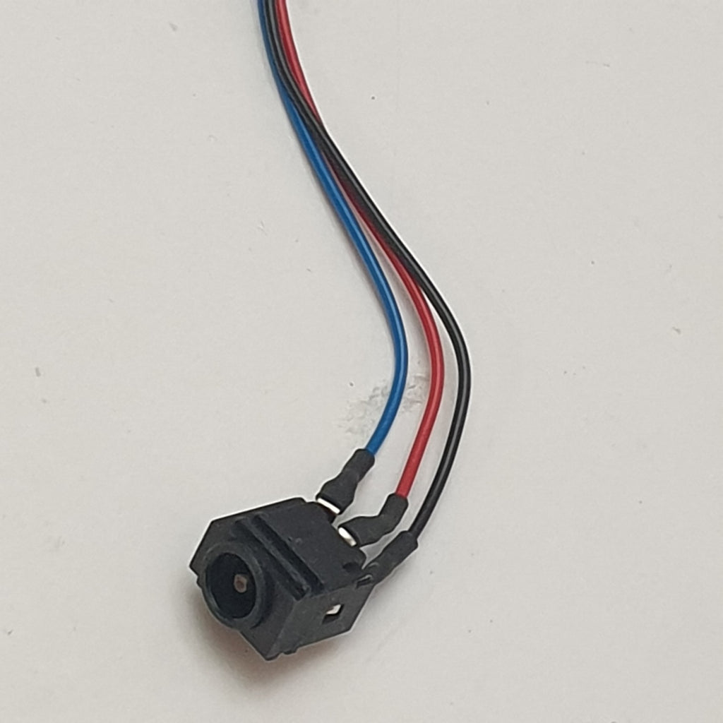 Fujitsu LifeBook E557 Strombuchse DC Jack Ladebuchse Anschluss Kabel