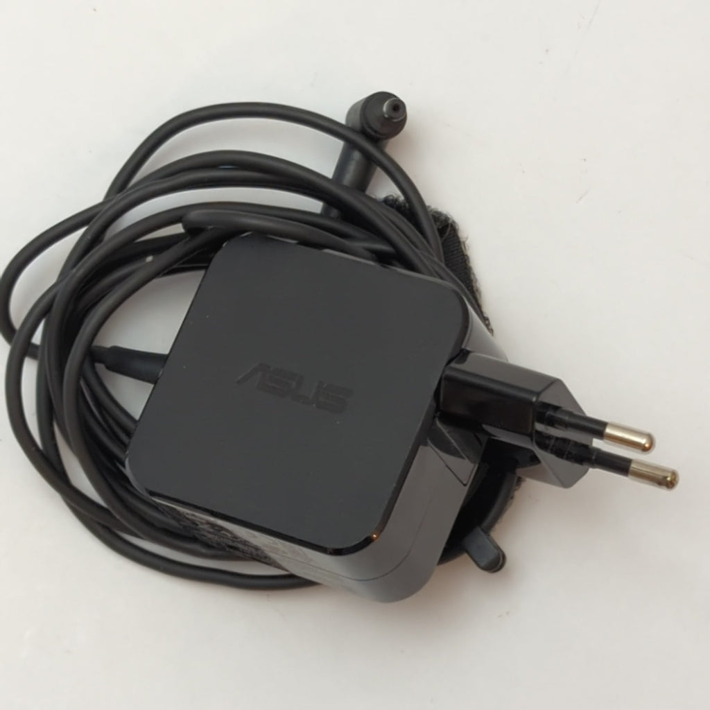 ASUS VivoBook 17 D712DA Netzteil Ladegerät 45W 19V 2.37A AC Adapter