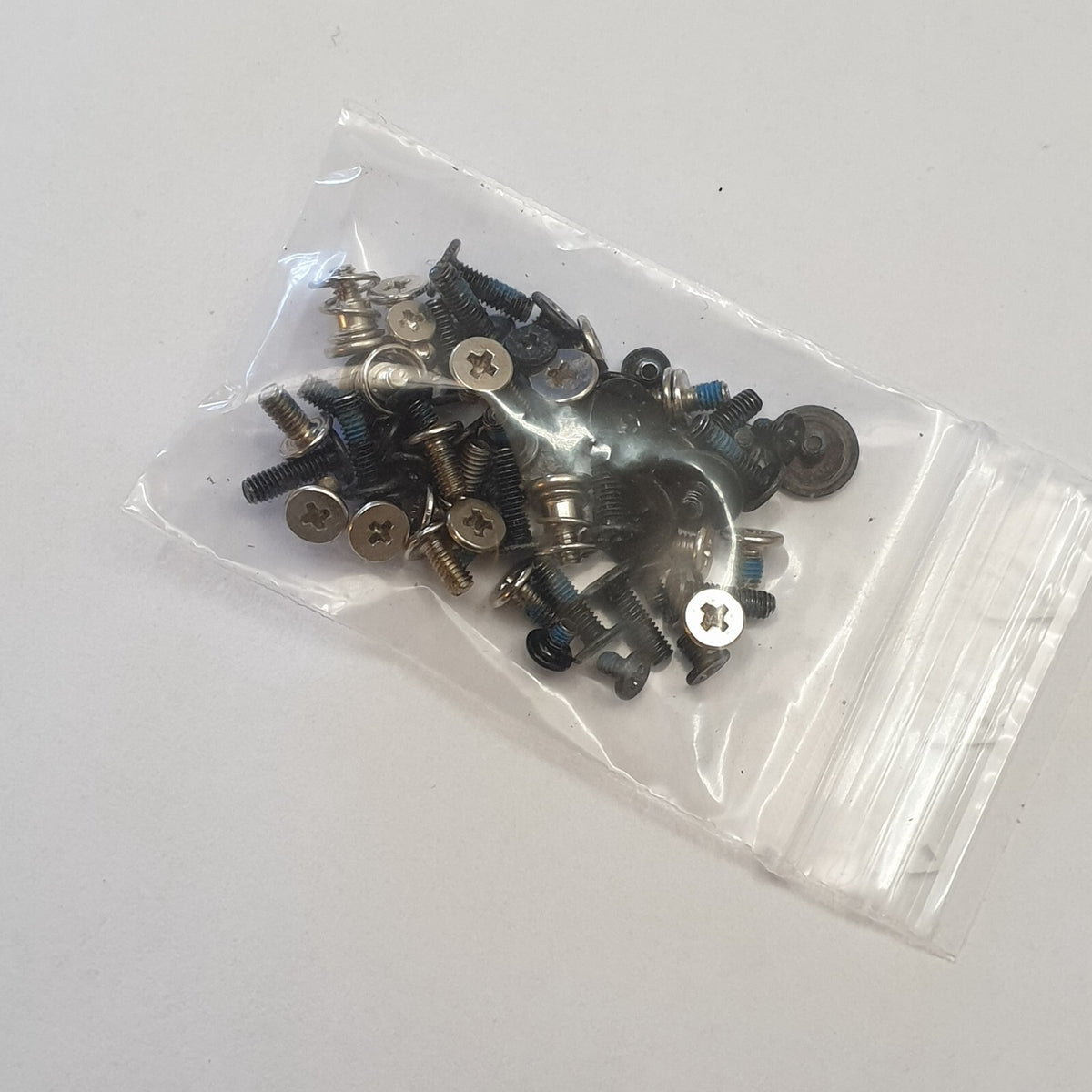 Packard Bell EasyNote TS11HR Schraubensatz Screw Set Schrauben Ersatzteil