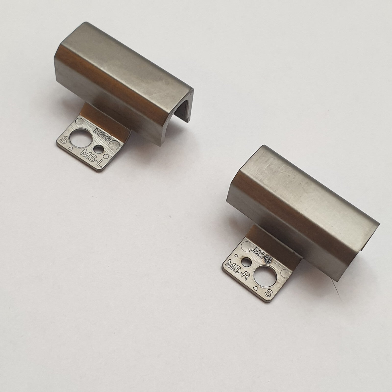 Lenovo Thinkpad P52 Scharnierabdeckungen Hinge Covers Caps Set Links Rechts – Bild 2