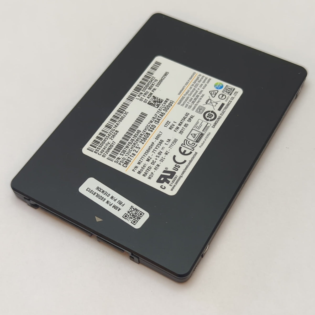 Samsung CM871a 256 GB 2.5 Zoll SATA SSD Internes Solid State Drive