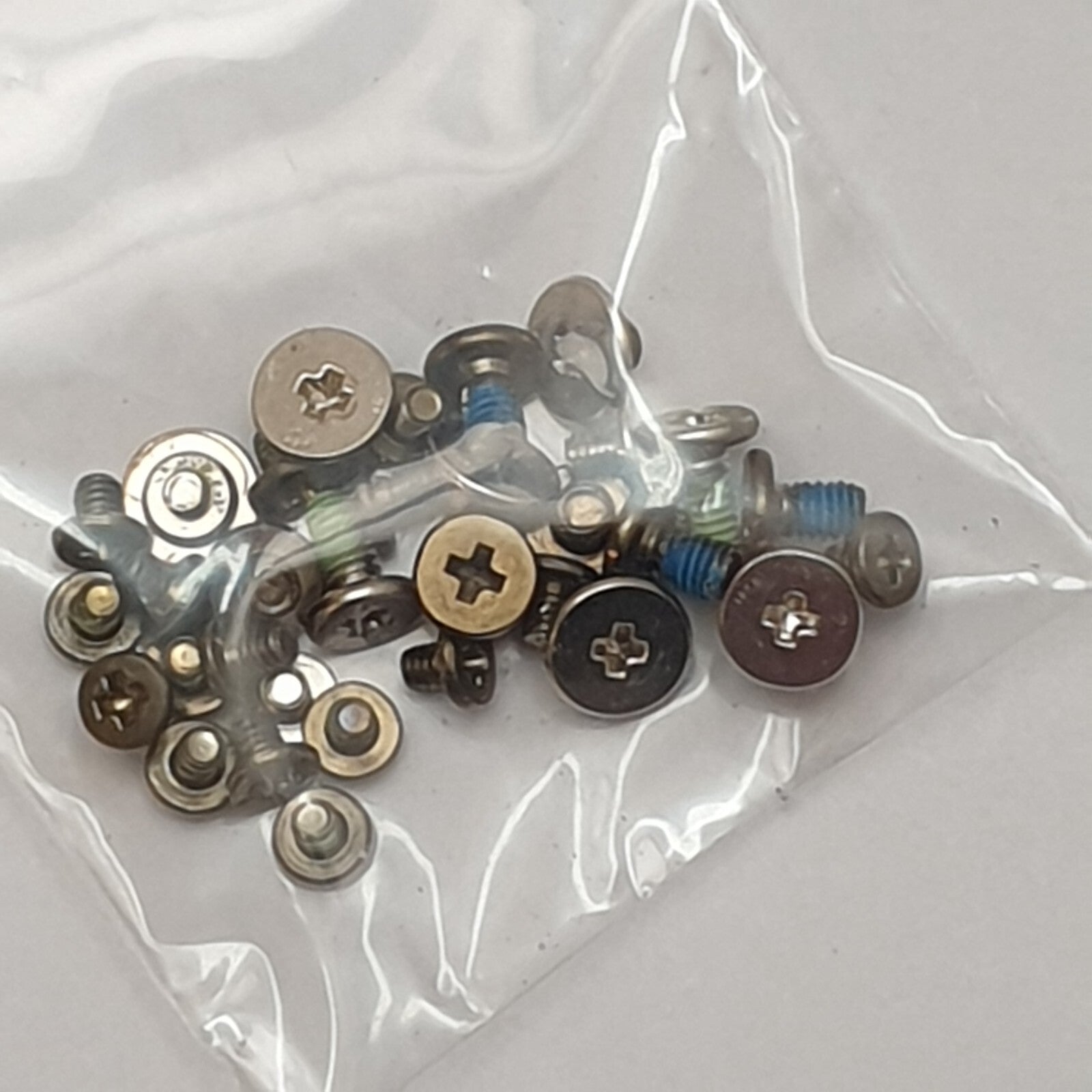 Fujitsu Lifebook U7411 Schraubensatz Screw Set Schrauben Ersatzteil