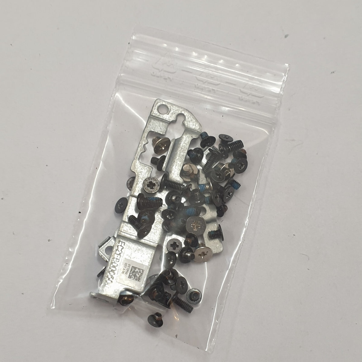 Dell Latitude 5400 Schraubensatz Screw Set Gehäuse Schrauben