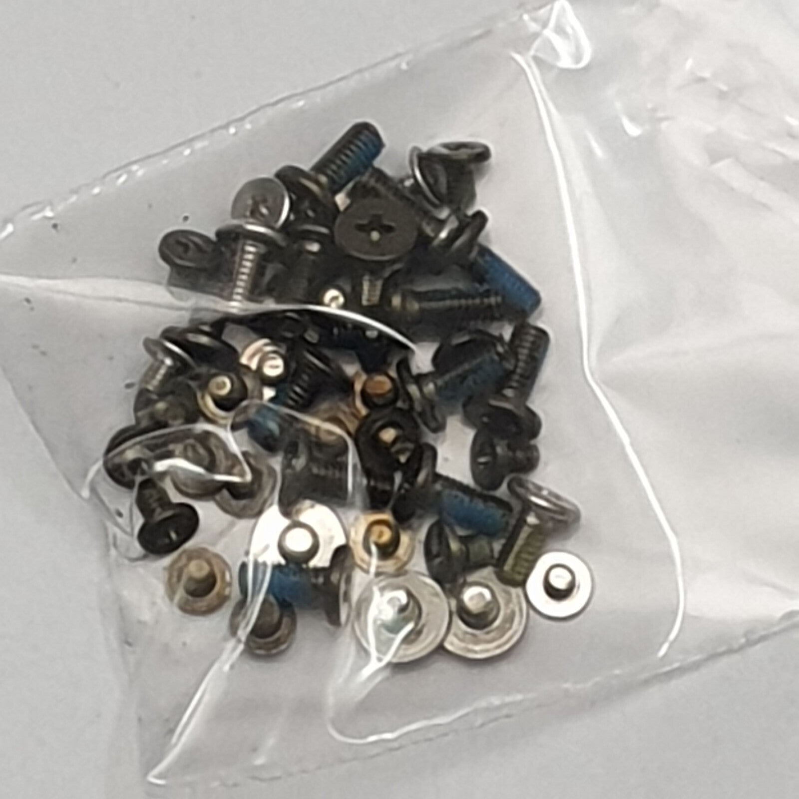 Fujitsu Lifebook U748 Schraubensatz Screw Set Schrauben Ersatzteil