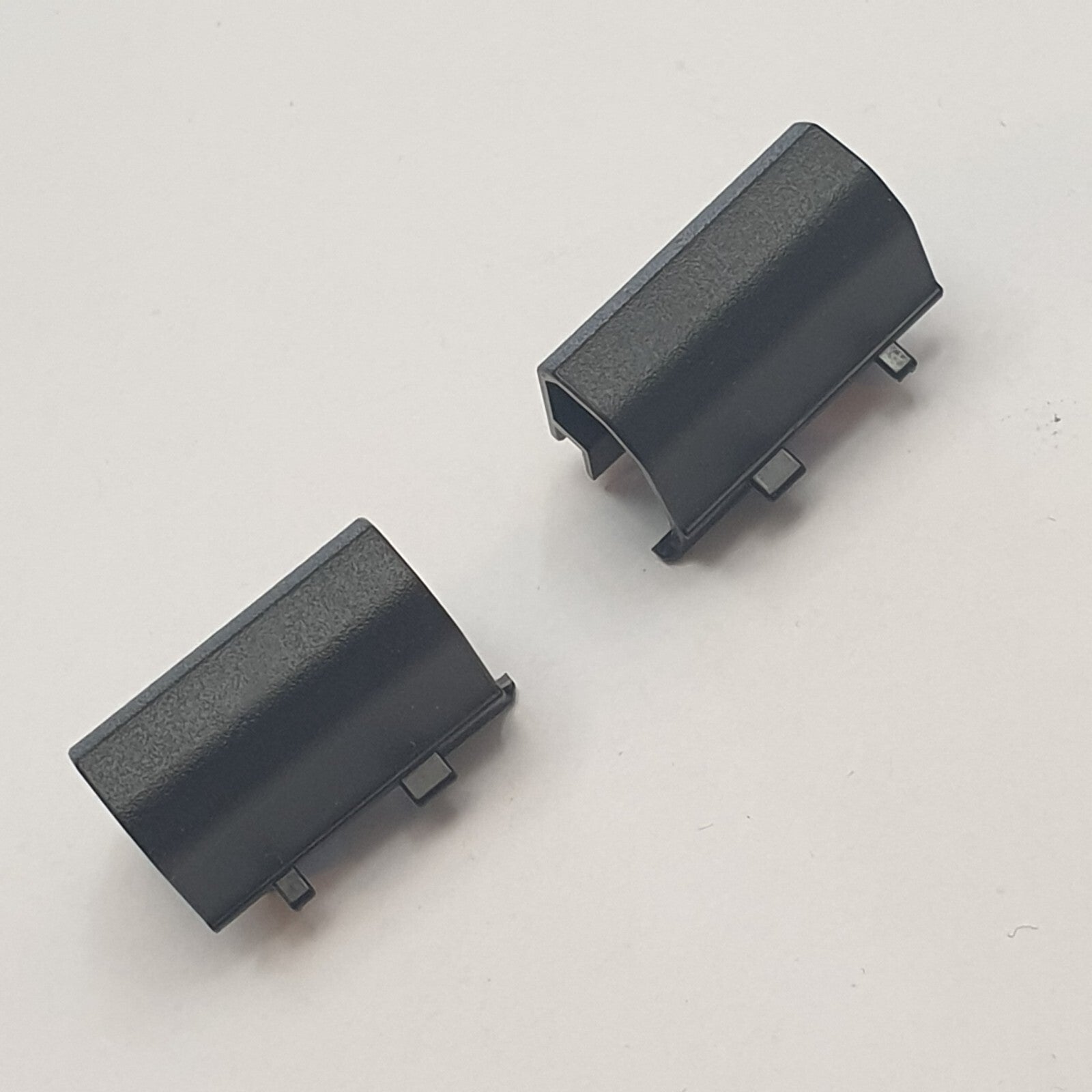 Fujitsu LifeBook E548 Scharnierabdeckung Set Hinge Cover Kappen