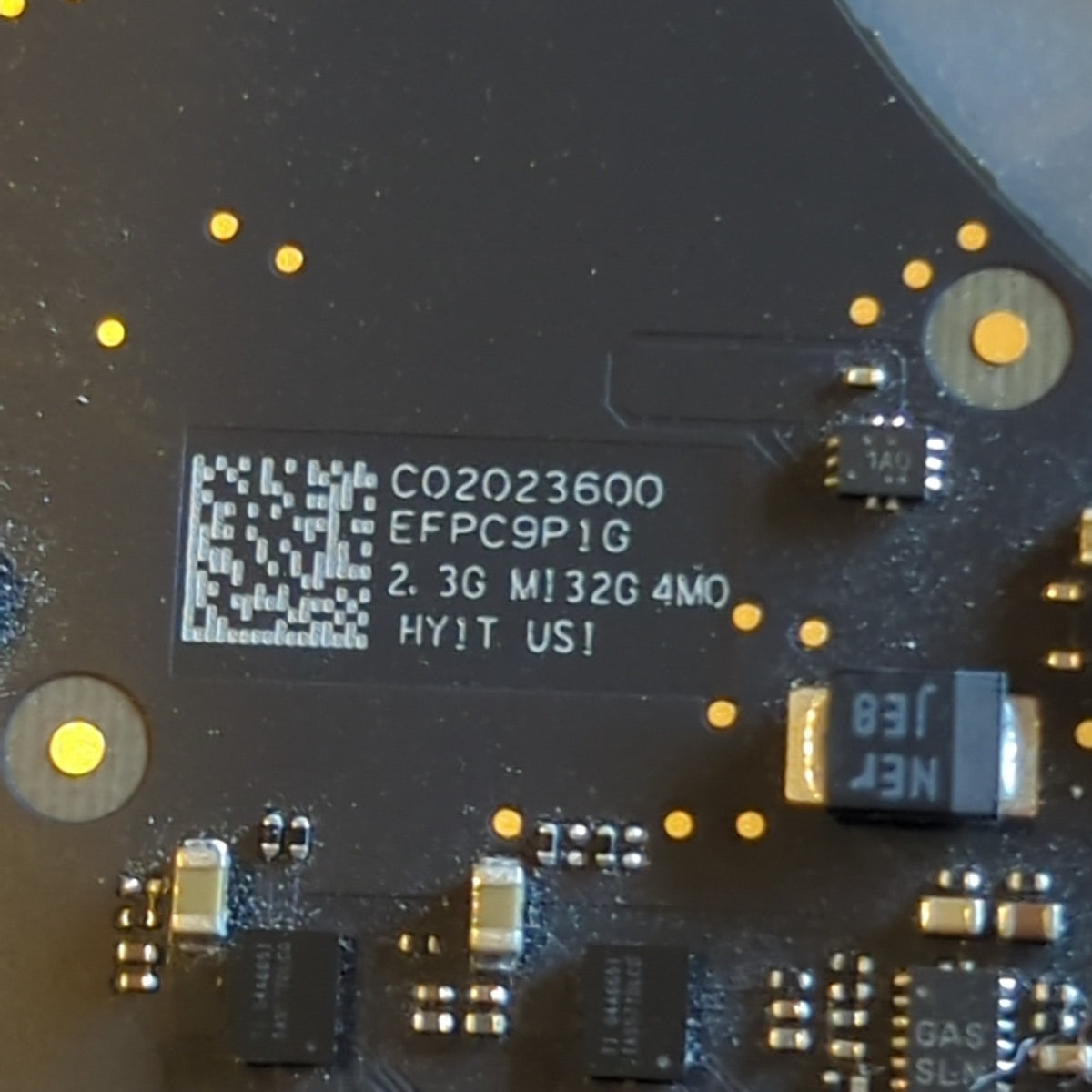 Apple MacBook Pro 13 A2251 Logicboard CPU i7-1068NG7 32 GB Touch-ID Mainboard