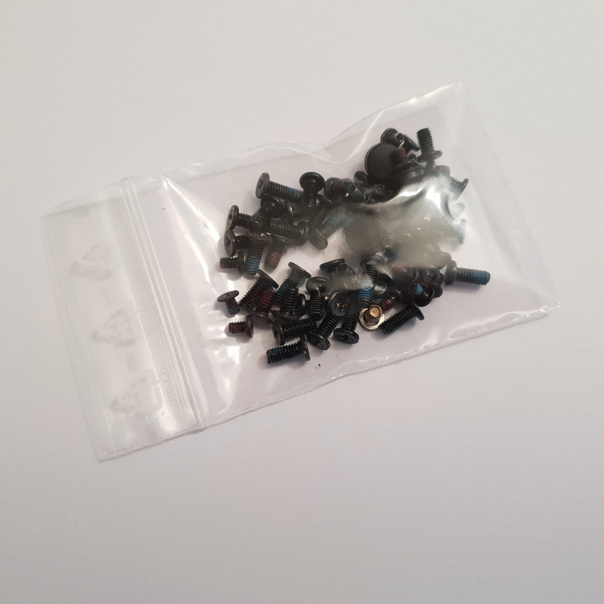 Toshiba Satellite L300 Schraubensatz Schrauben Set Screw Set