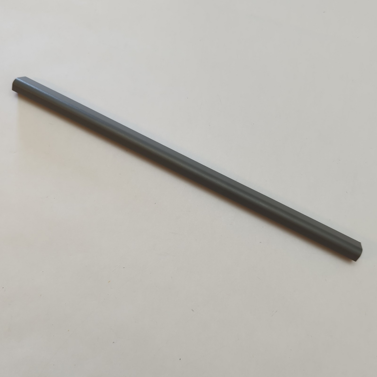 Lenovo IdeaPad 3 17ADA05 Scharnierabdeckung Hinge Cover Blende Leiste Grau