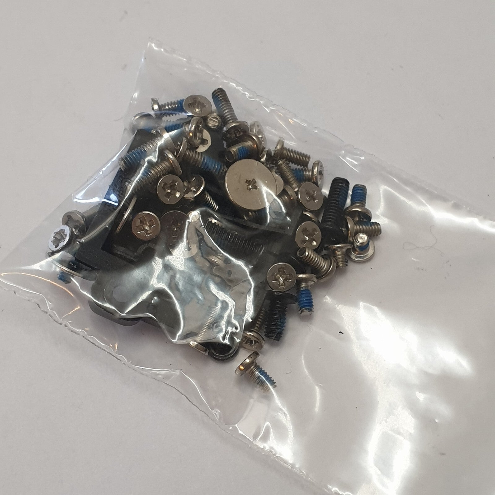 THOMSON D15-32 2 Go NEO 15 Schraubensatz Screw Set Schrauben Ersatzteil