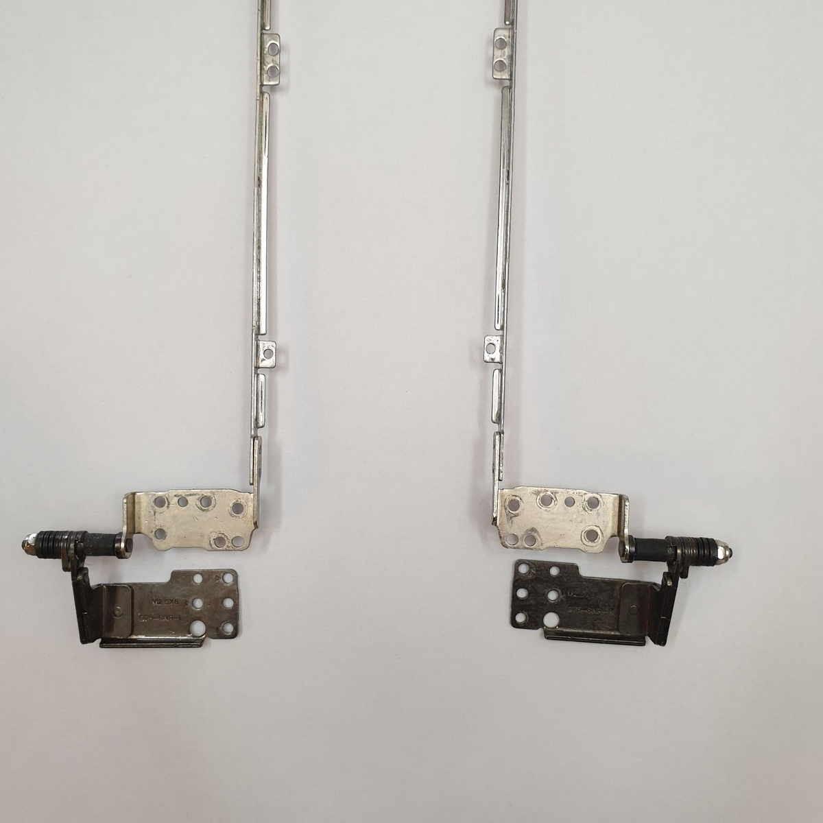 Asus G75VW Displayscharniere Leisten Set Scharnier Links Rechts Notebook Hinge