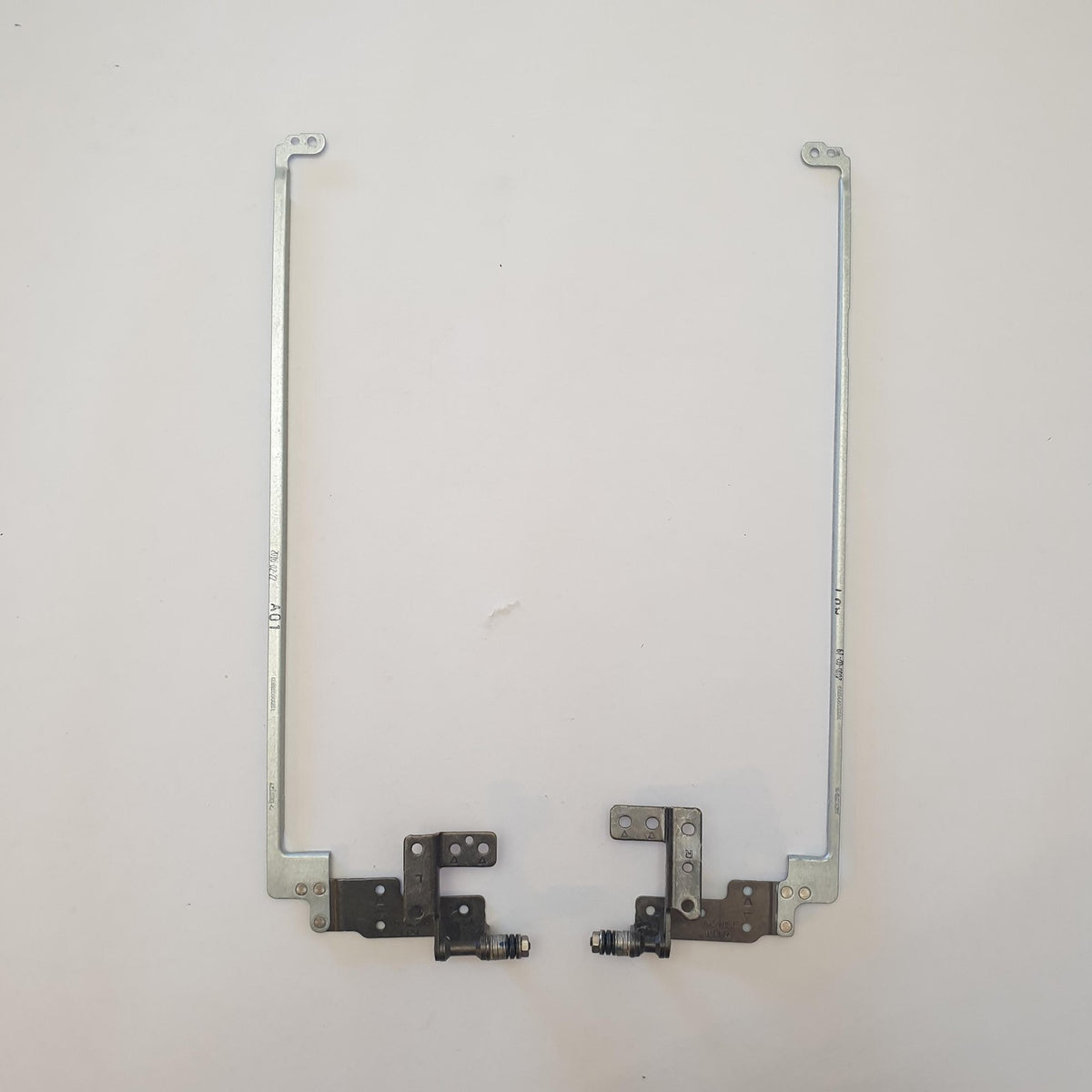 Fujitsu LifeBook A556 Display Scharniere Set Hinge Links Rechts