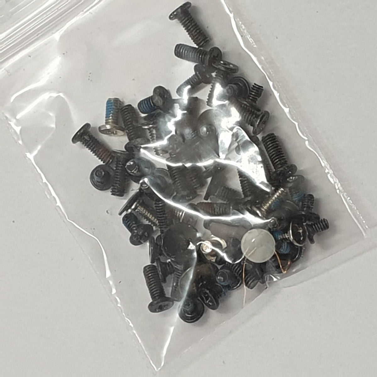 Toshiba Satellite L755 Schraubensatz Screw Set Schrauben Gehäuse