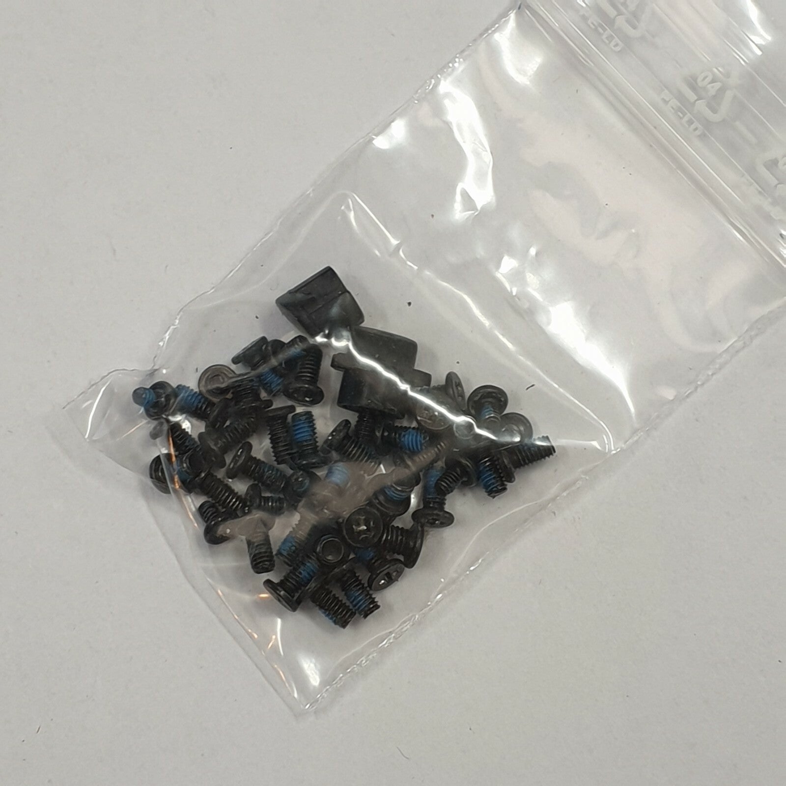 Dell Inspiron N5010 Schraubensatz Screw Set Schrauben Gehäuse