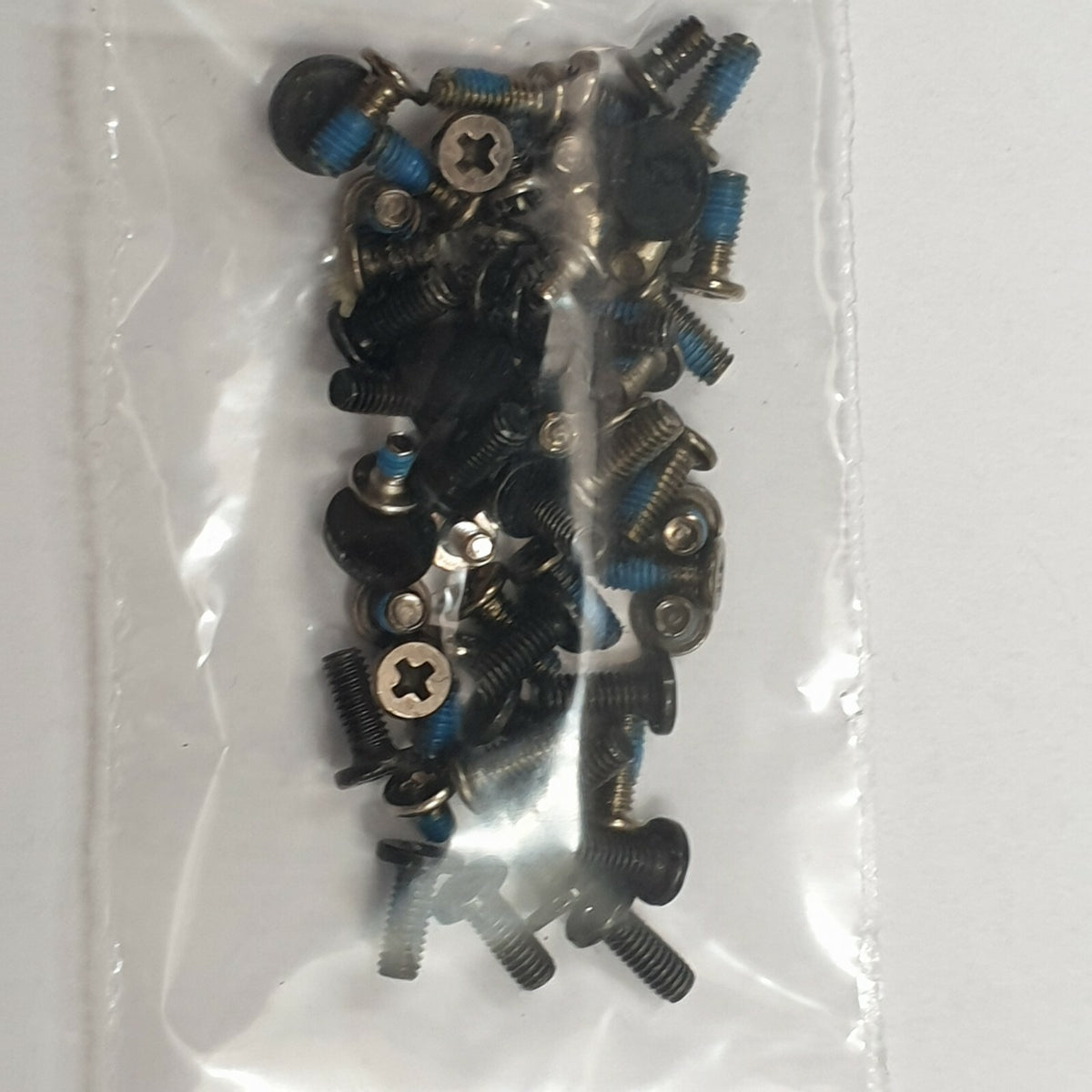 Fujitsu Lifebook AH531 Schraubensatz Screw Set Schrauben Ersatzteil
