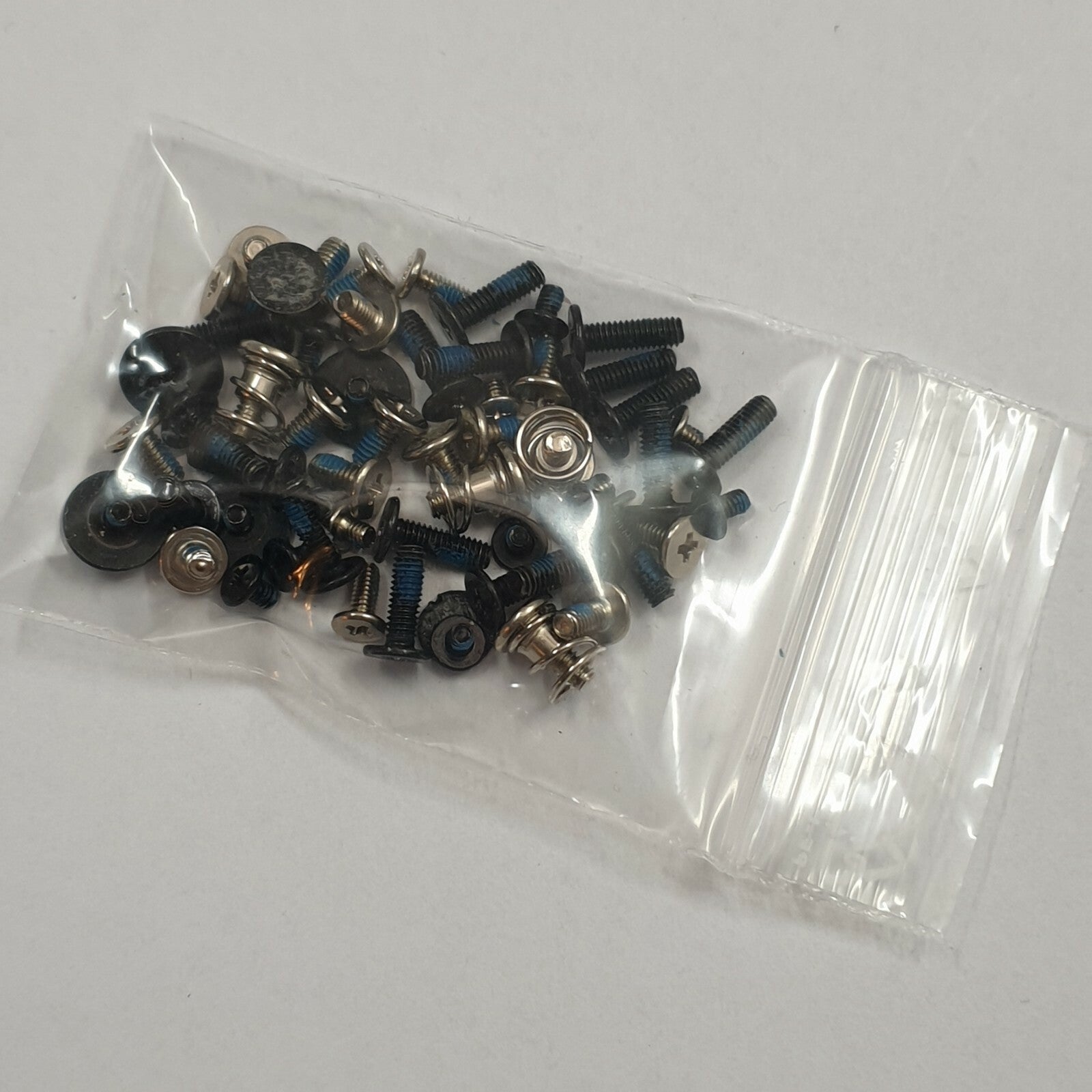 Packard Bell Easynote TE11HC Schraubensatz Screw Set Schrauben Ersatzteil