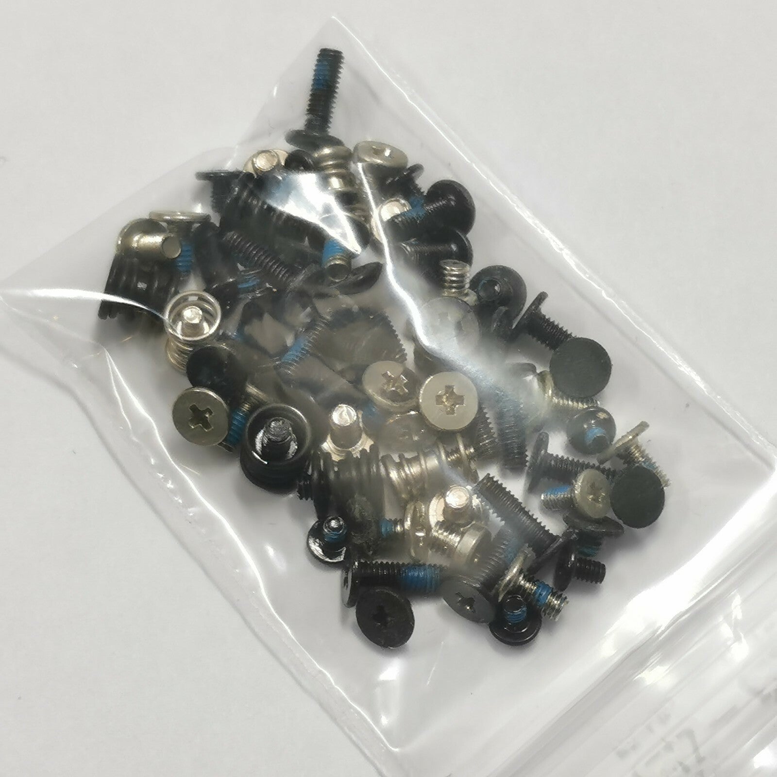 Toshiba Satellite C660-1TK Schraubensatz Screw Set Schrauben Gehäuse