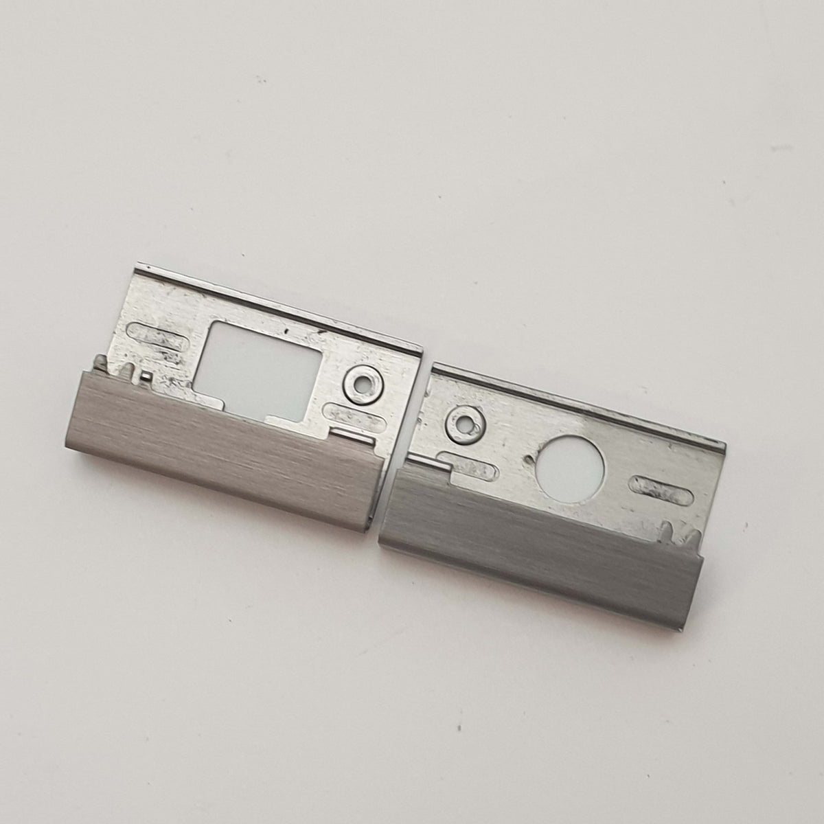 Dell Latitude E5570 Scharnierabdeckung Hinge Cover Set