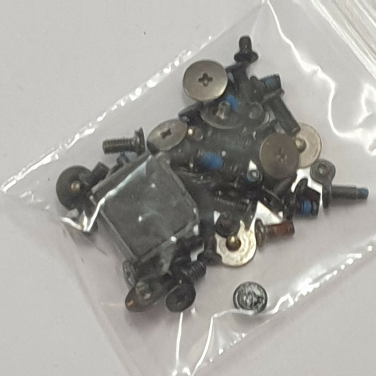 Toshiba Satellite L660-12X Schraubensatz Screw Set Schrauben Gehäuse