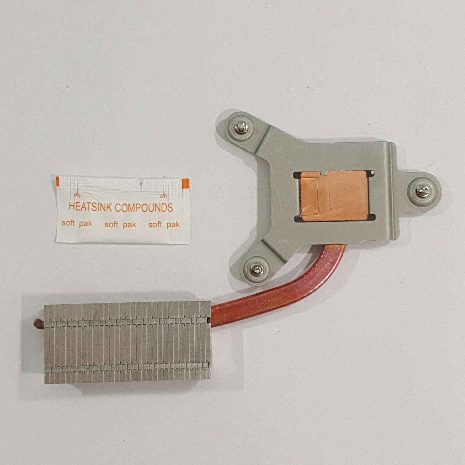 Fujitsu LifeBook E736 Kühler Heatsink mit Wärmeleitpaste – Bild 2