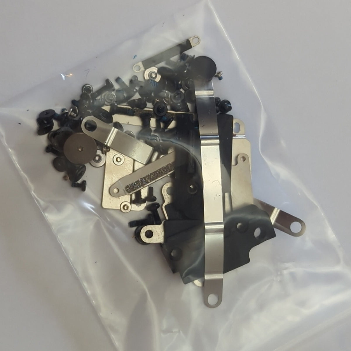 Apple MacBook Pro 13 A2251 Schraubensatz Schrauben Halterungen Screw Set 2020
