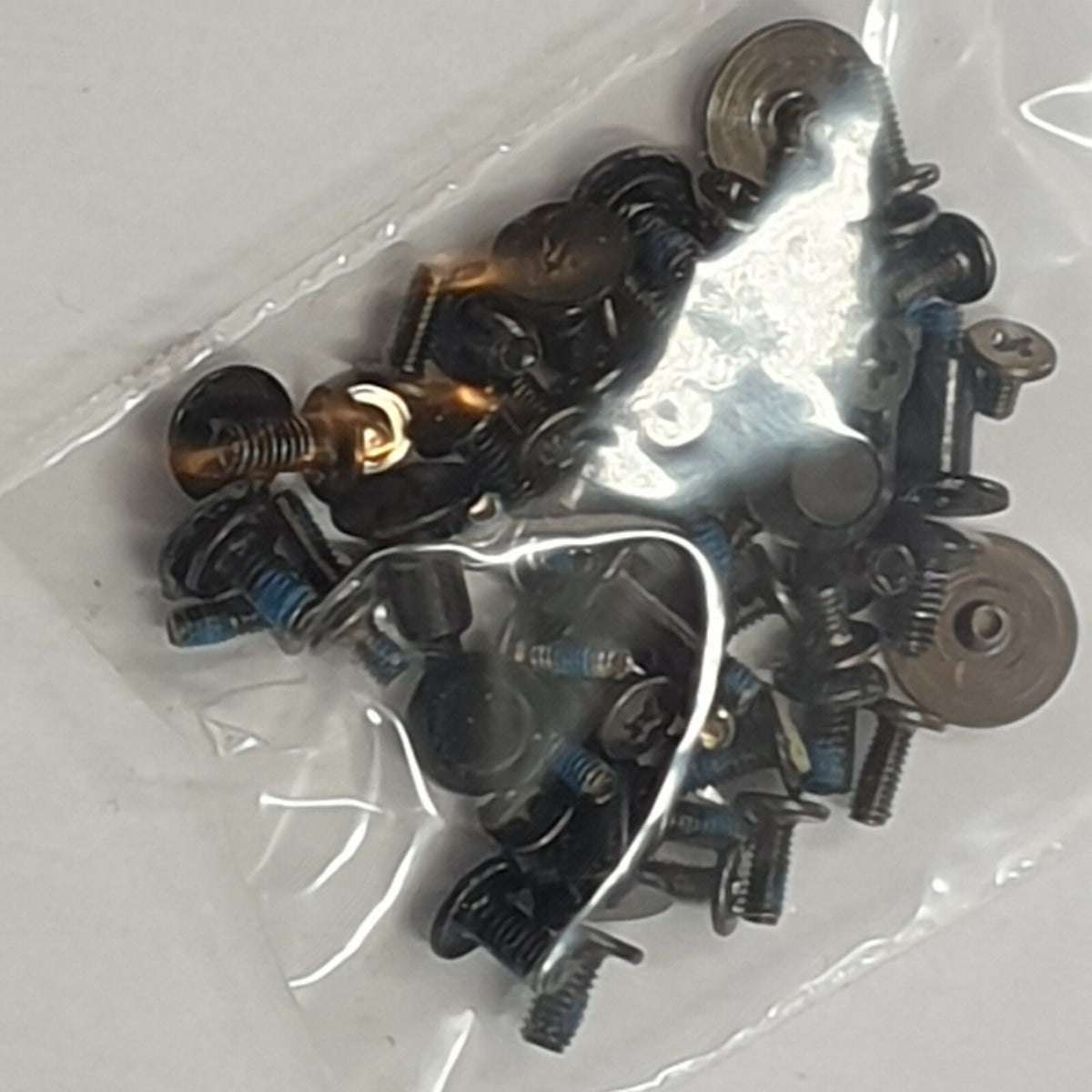 Toshiba Satellite L775D-10Q Schraubensatz Schrauben Screw Set