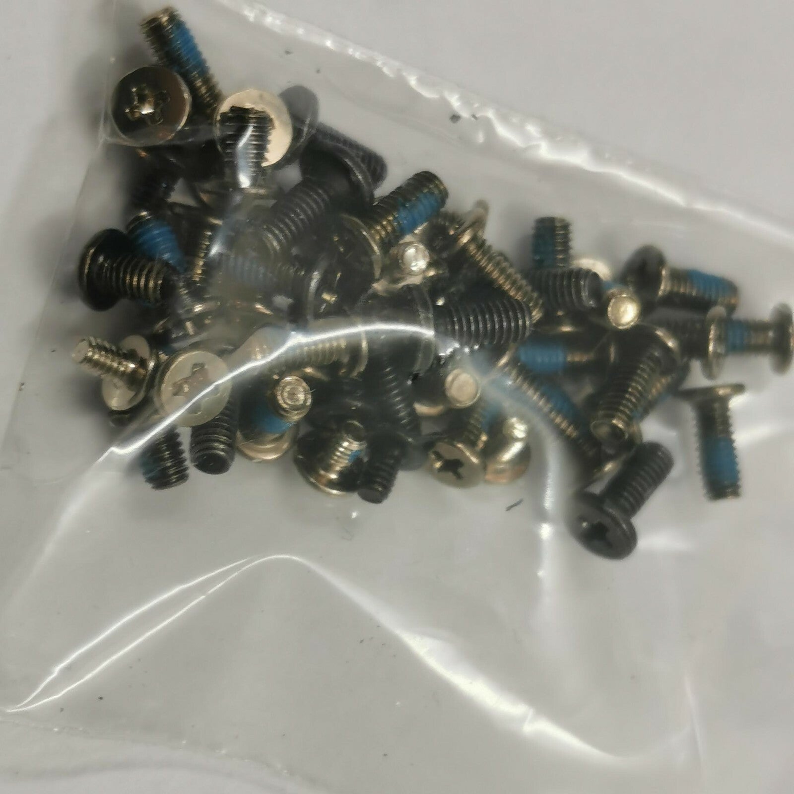 Fujitsu Lifebook AH512 Schraubensatz Screw Set Schrauben Ersatzteil – Bild 2