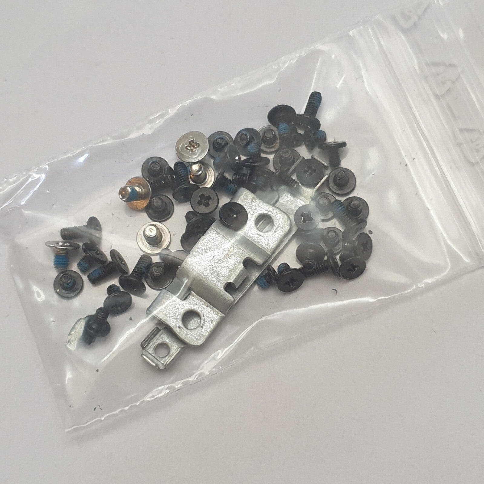 Dell Latitude 5590 Schraubensatz Screw Set Gehäuse Schrauben