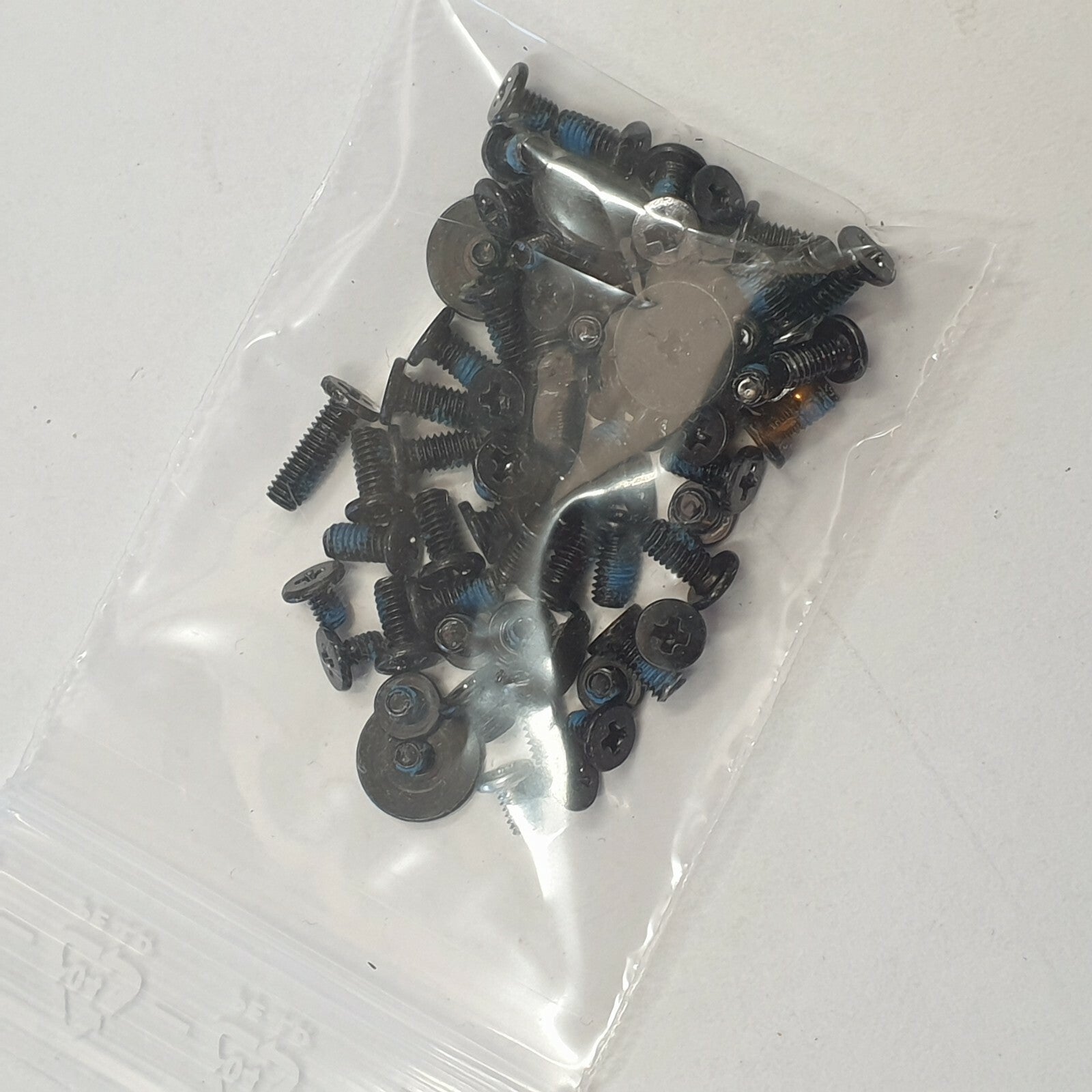 Dell Latitude E6510 Schraubensatz Screw Set Schrauben Gehäuse – Bild 2