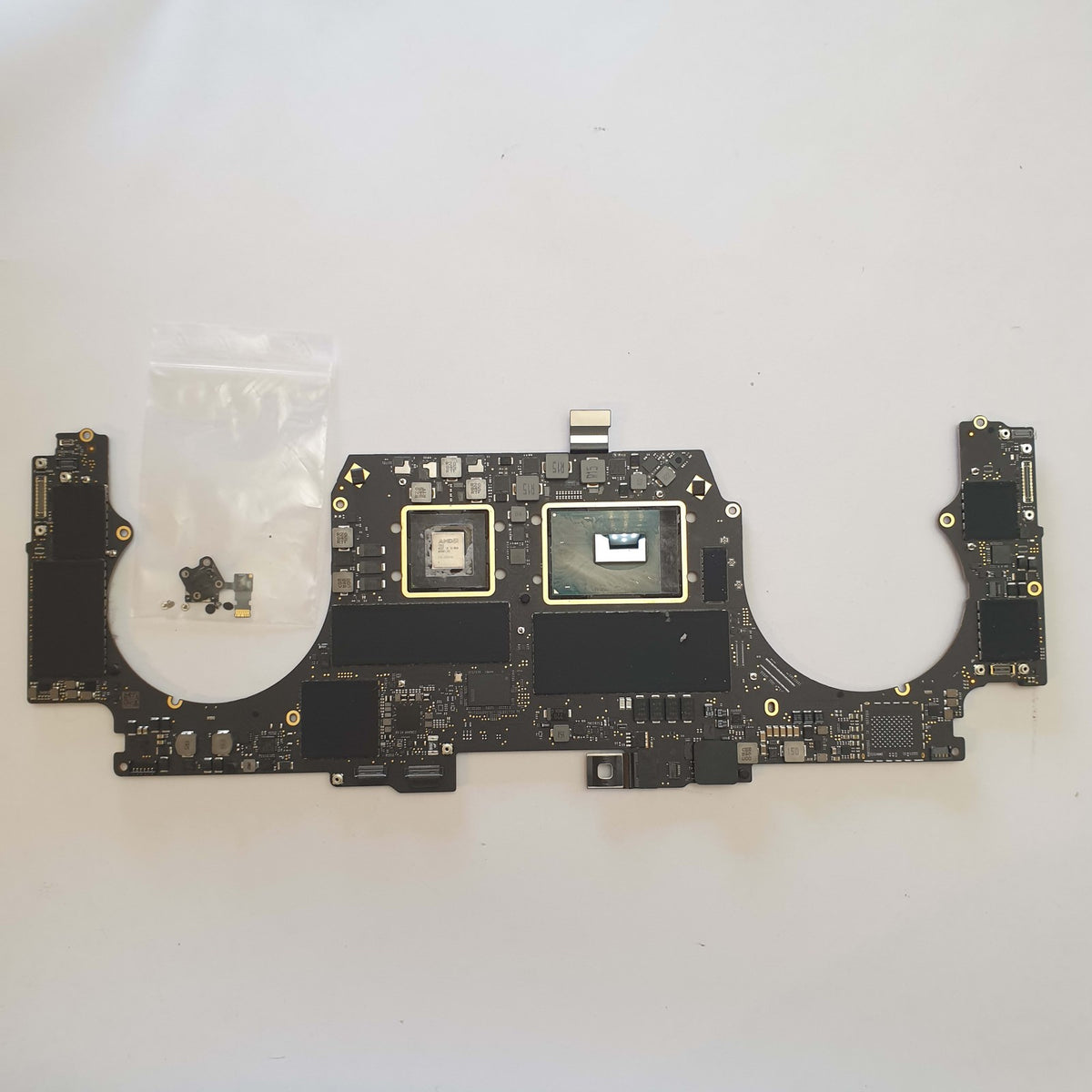Apple MacBook Pro 2018 A1990 Logic Board i9 8950HK 32GB 512GB Radeon Pro 560X